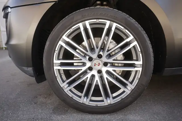 Porsche Macan view 6