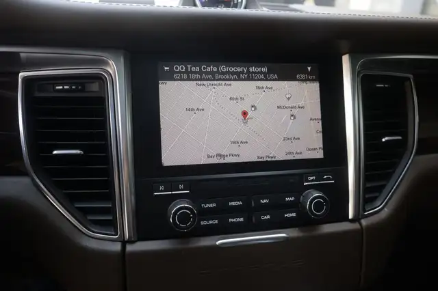 Porsche Macan view 7