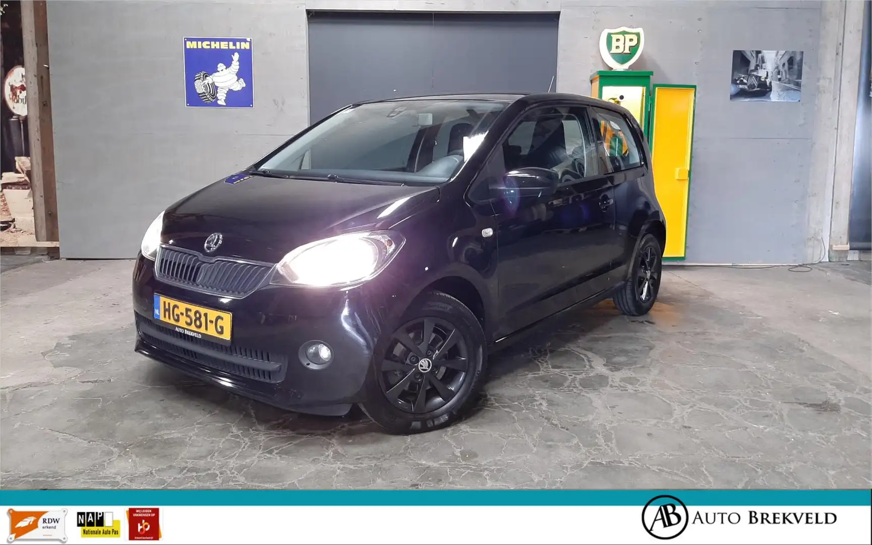 Skoda Citigo 1.0 Greentech Ambition 60PK | Airco | LMV | NAP Zwart - 1