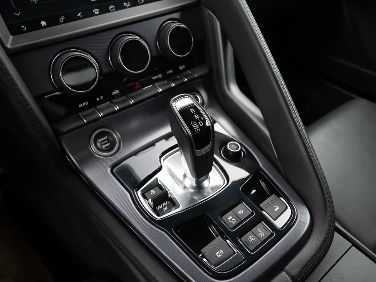 Jaguar F-Type снимка Jaguar F-Type
