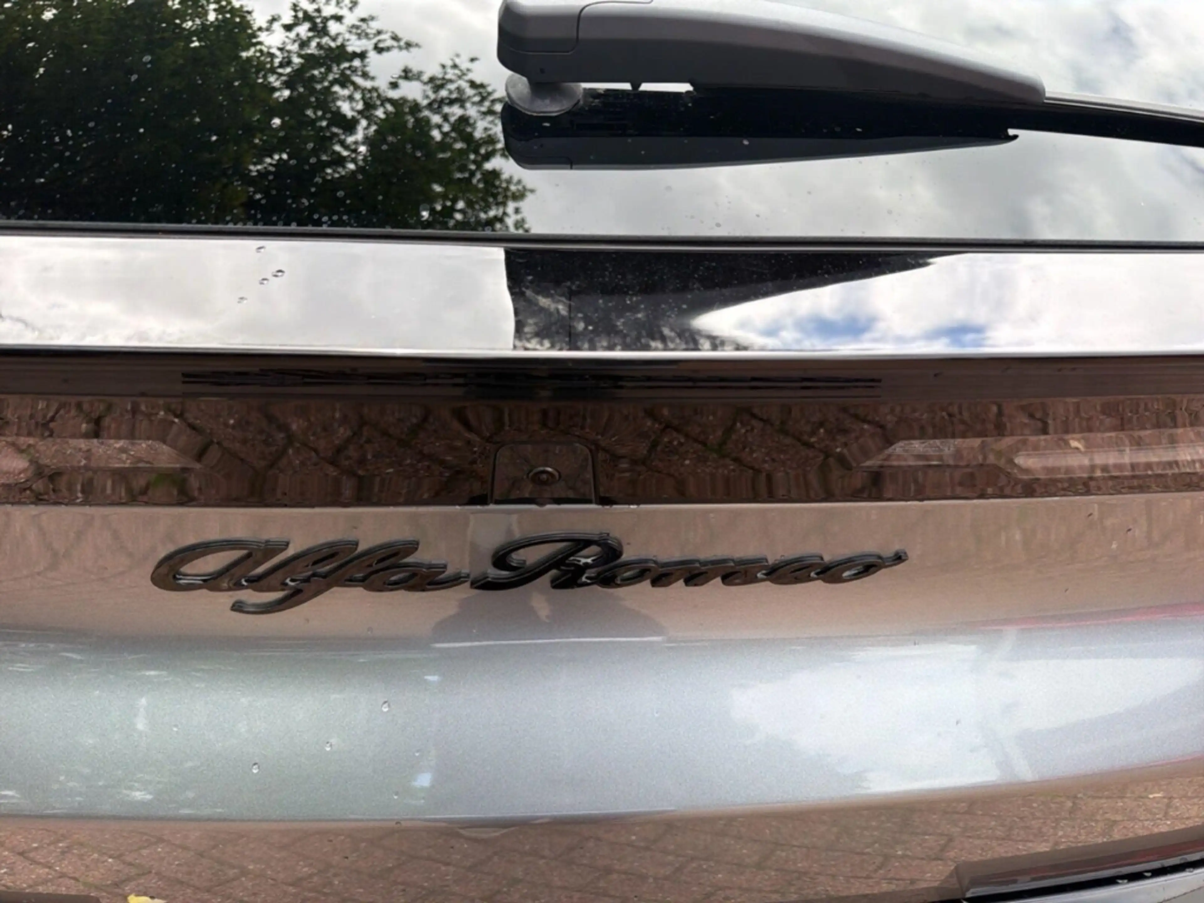 Alfa Romeo Junior Ibrida TI 1,2 VGT 107kW MY26-Panoramadach — photo 13