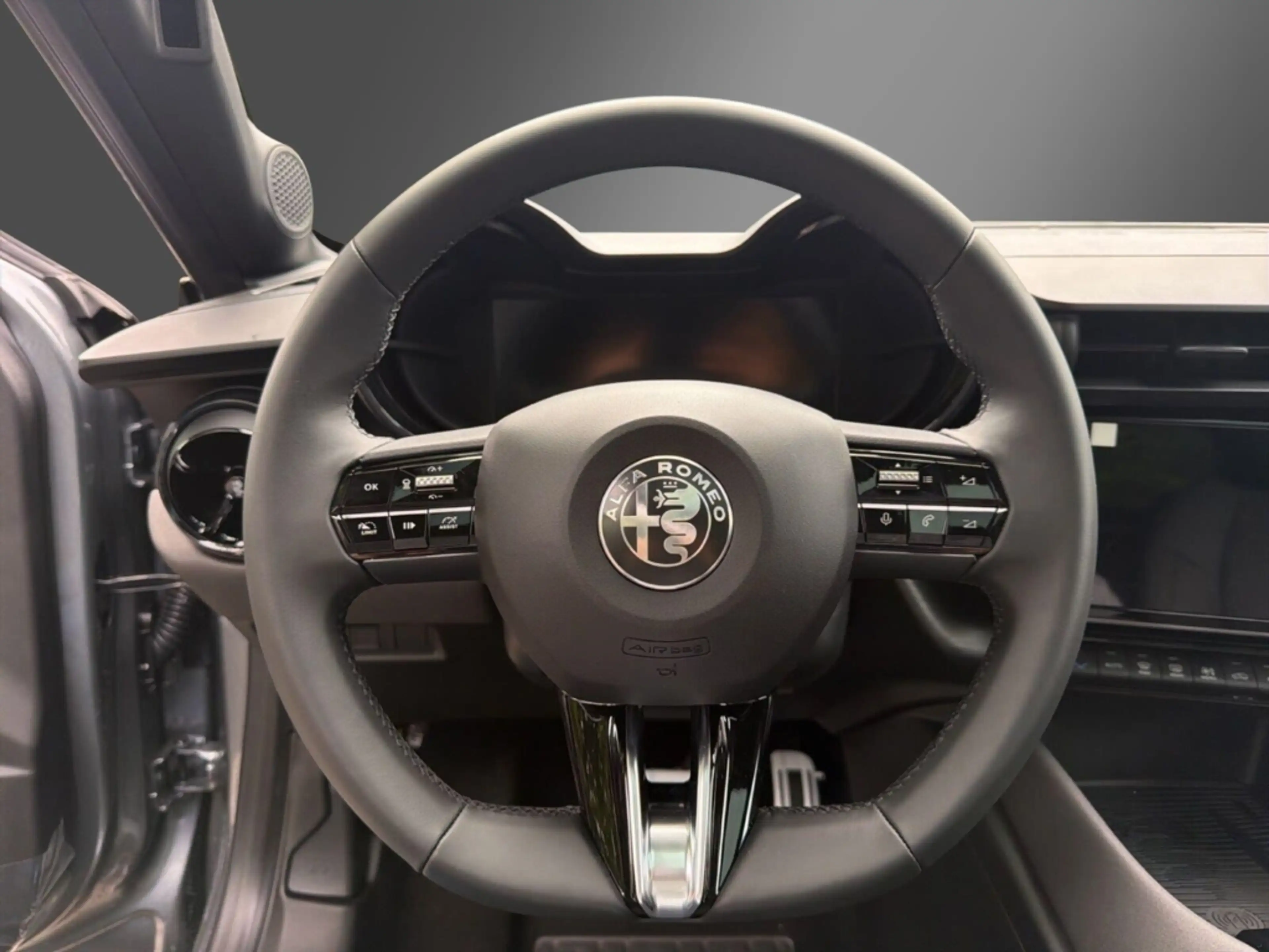 Alfa Romeo Junior Ibrida TI 1,2 VGT 107kW MY26-Panoramadach — photo 15