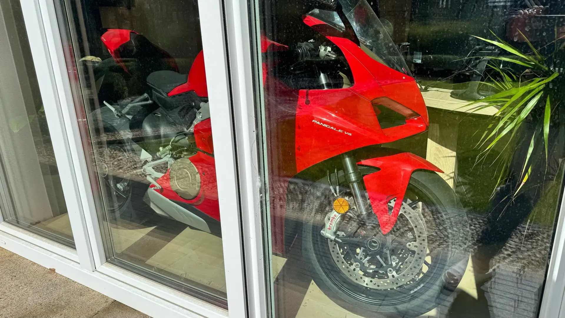 Ducati Panigale V4 Kırmızı - 2