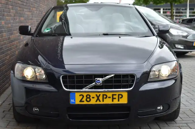 Volvo C70 view 6