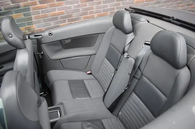 Volvo C70 view 5