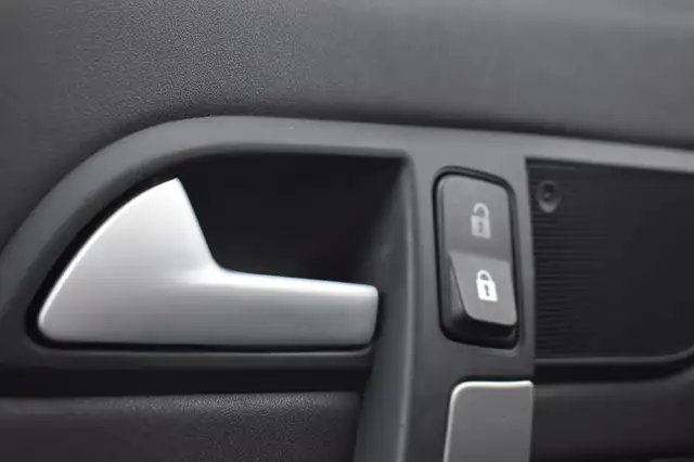 Volvo C70 view 25
