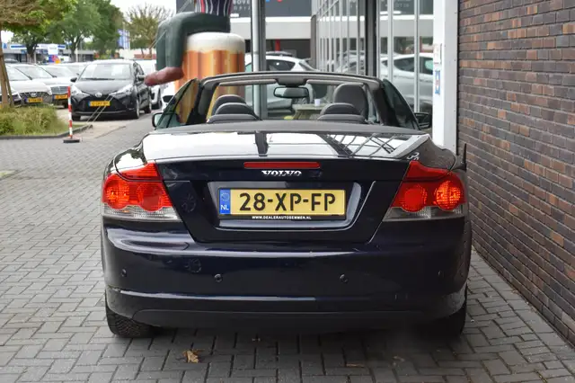 Volvo C70 view 9
