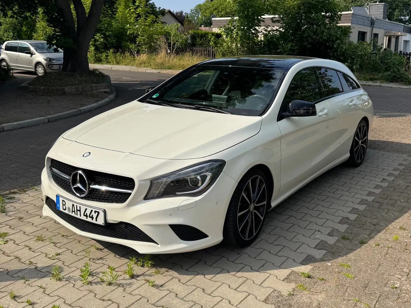 Mercedes-Benz CLA 200 CLA Shooting Brake 200 7G-DCT AMG Line Weiß - 1