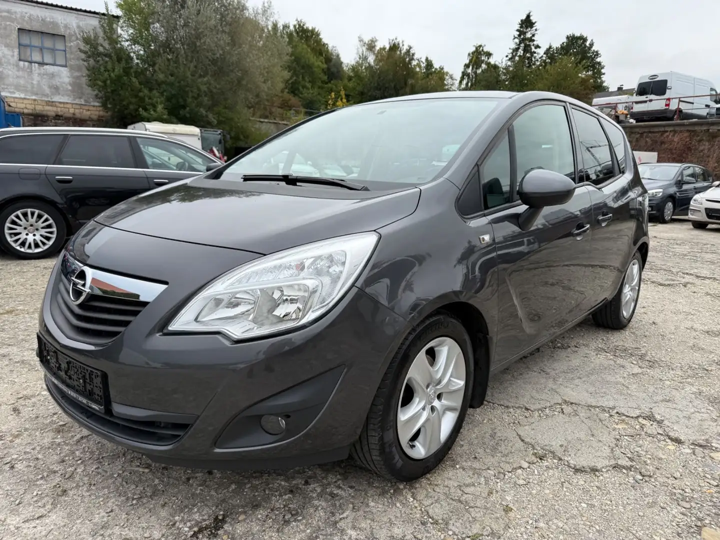 Opel Meriva B Design Edition 1.4*TÜV10/2026* Grau - 1