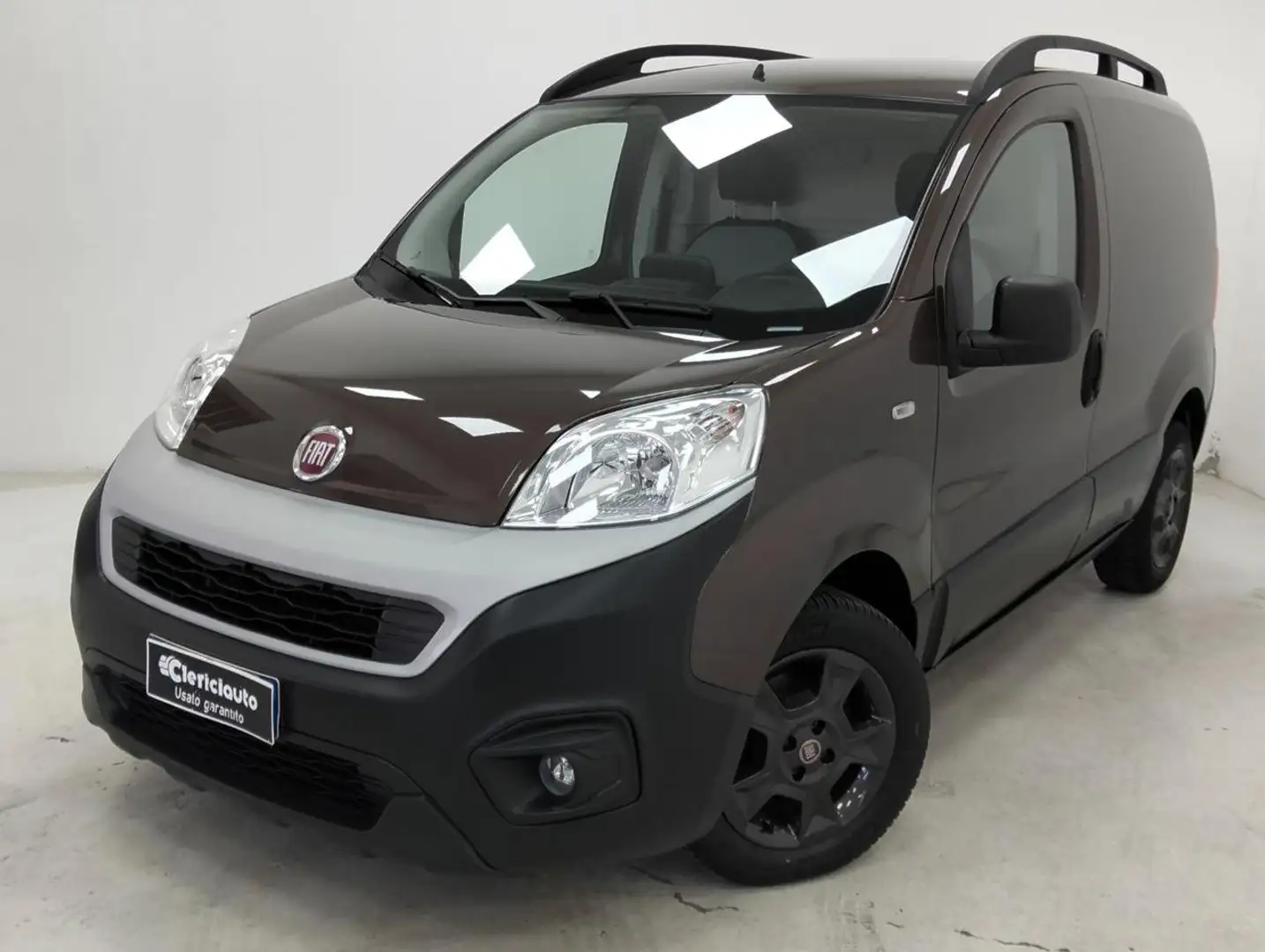 Fiat Fiorino 1.3 MJT 95CV Cargo Adventure Marrone - 1