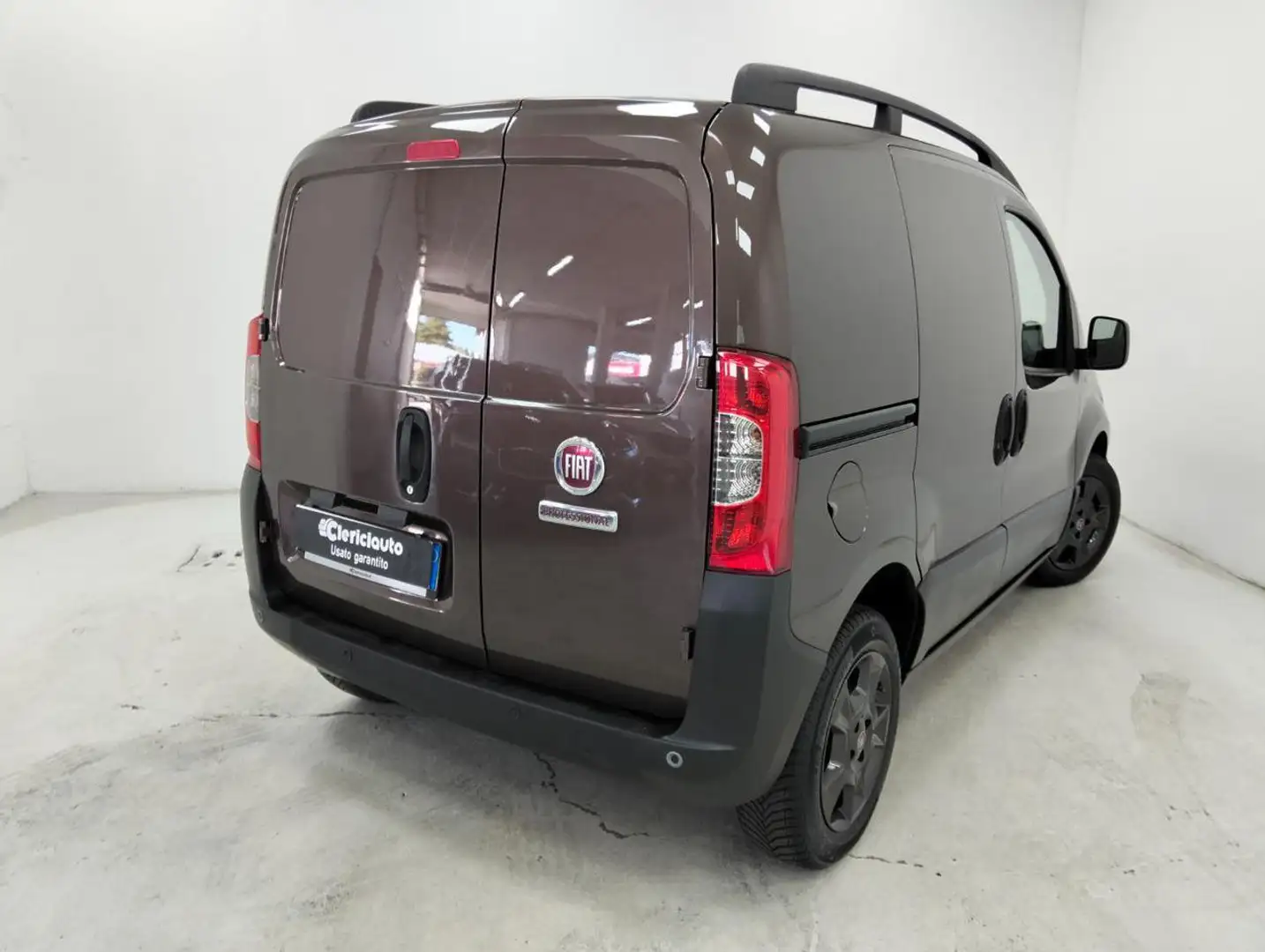 Fiat Fiorino 1.3 MJT 95CV Cargo Adventure Marrone - 2