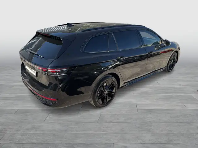 Volkswagen Passat view 3
