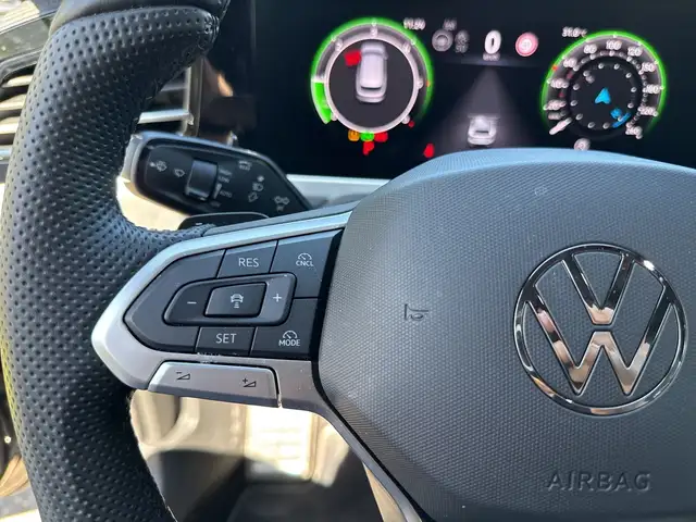 Volkswagen Passat view 13