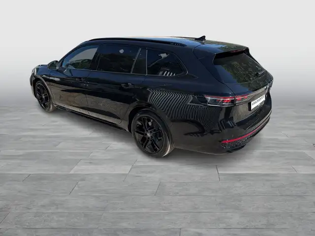 Volkswagen Passat view 2