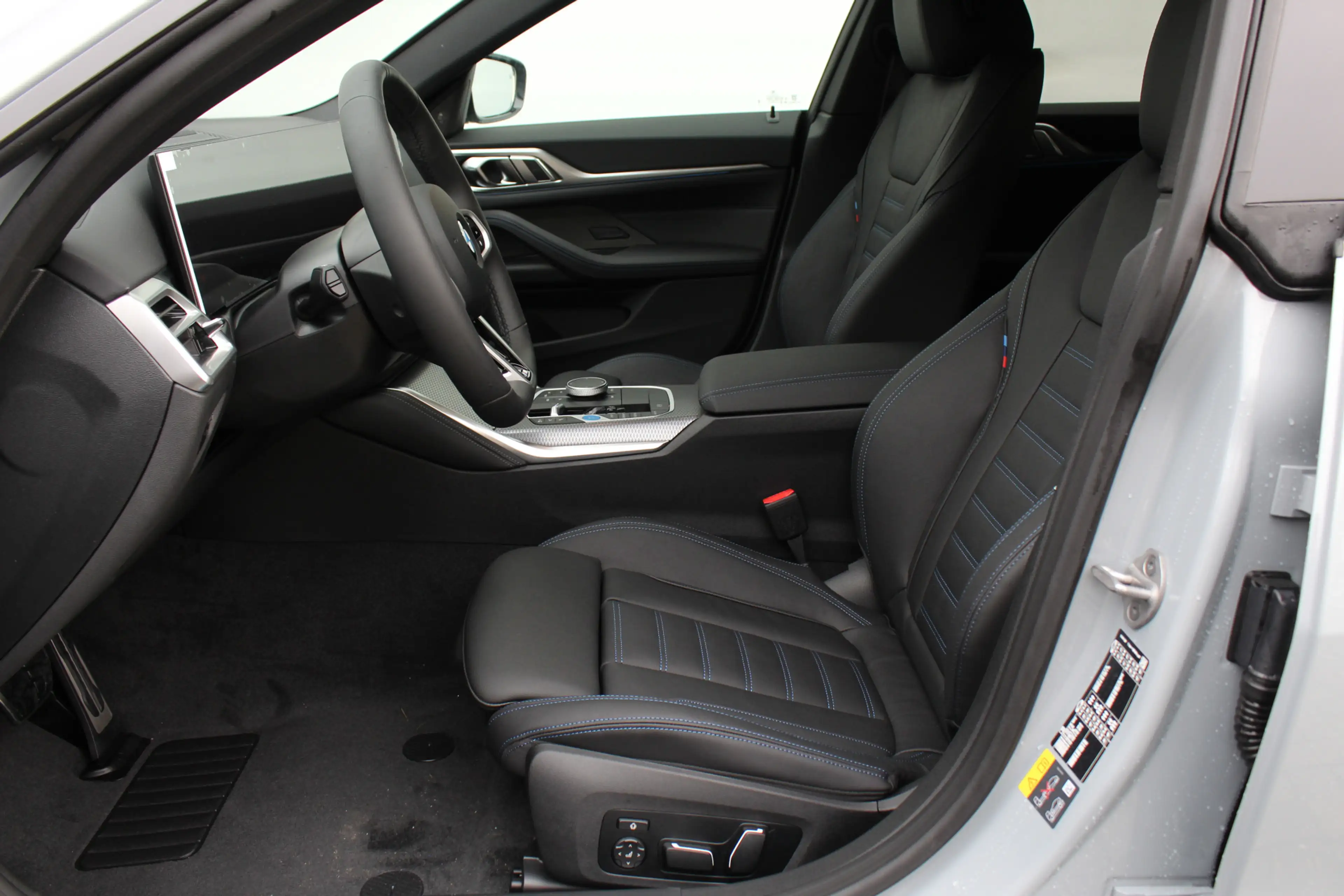 BMW i4 xDrive40 Gran Coupé M Sport / Schuif-kanteldak / T — photo 13