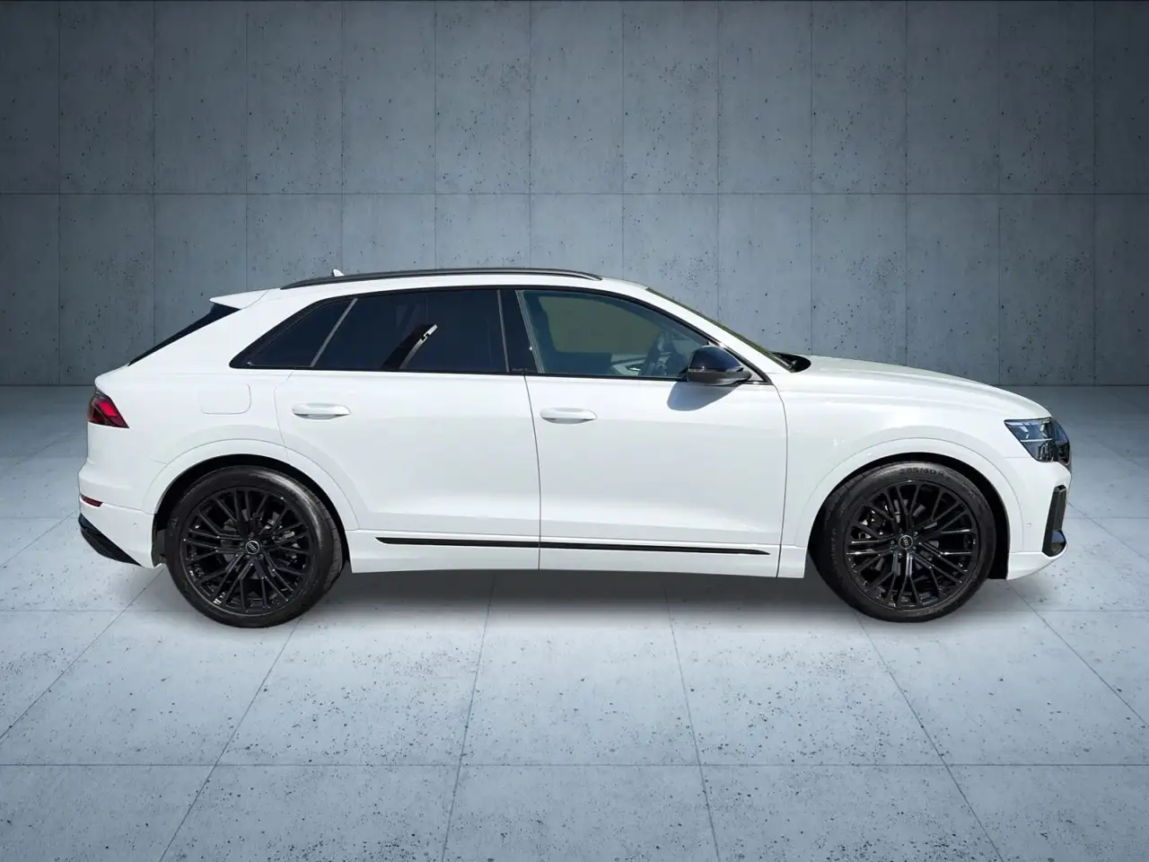 Audi Q8 S line 50 TDI AHK/StHz/HuD/22''/HDMatrix/4Len 6
