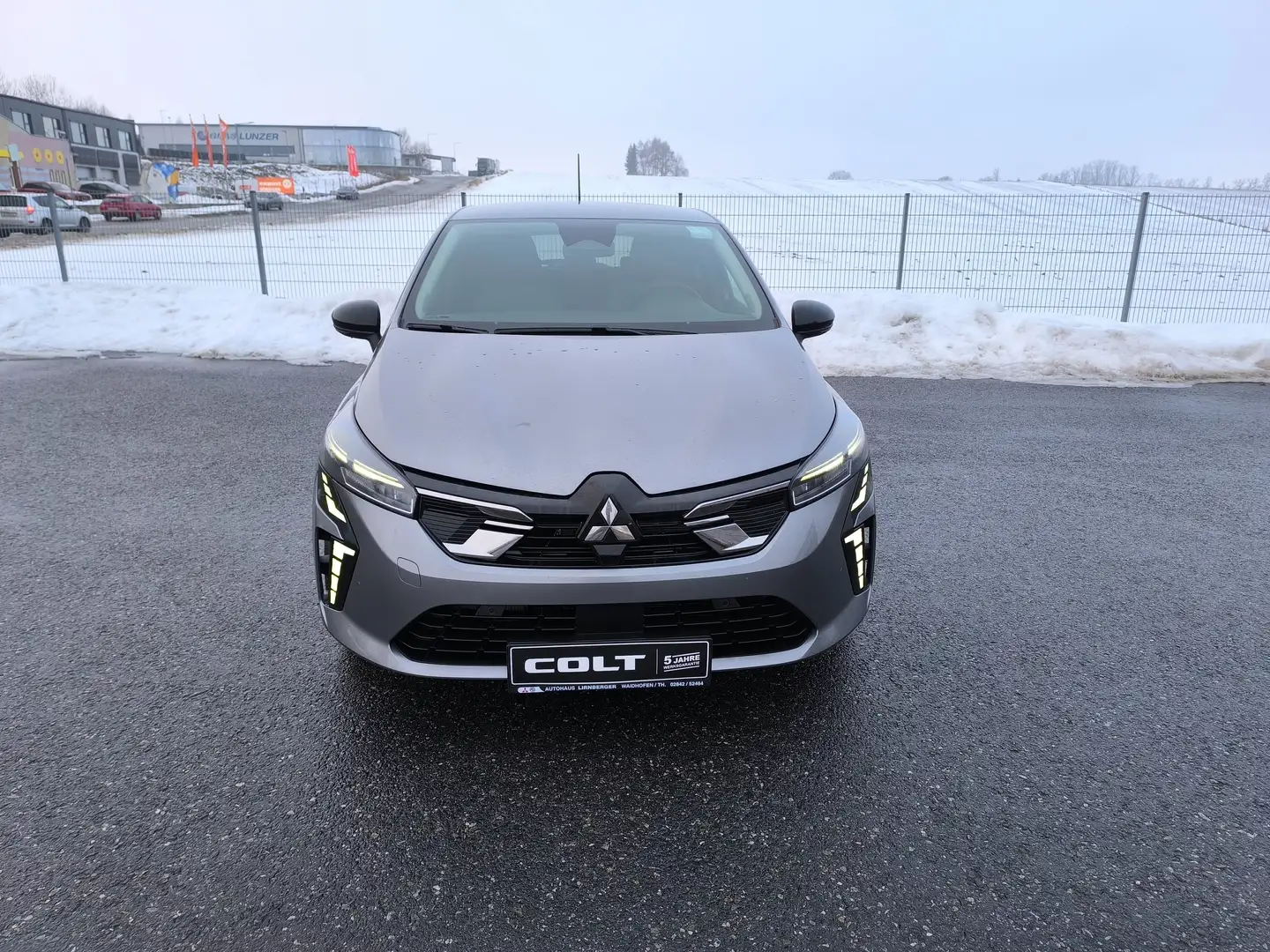 Mitsubishi Colt 1,6 HEV Invite S+C AT25 Grau - 2