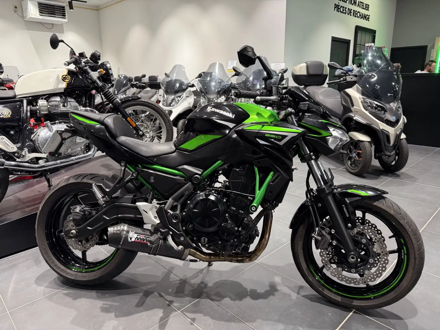 Kawasaki Z 650 Noir - 2
