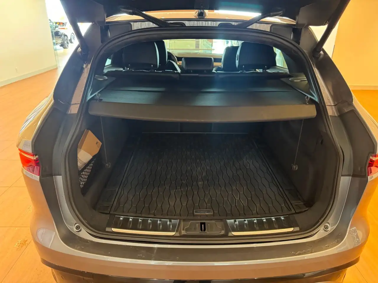 Jaguar F-Pace снимка Jaguar F-Pace