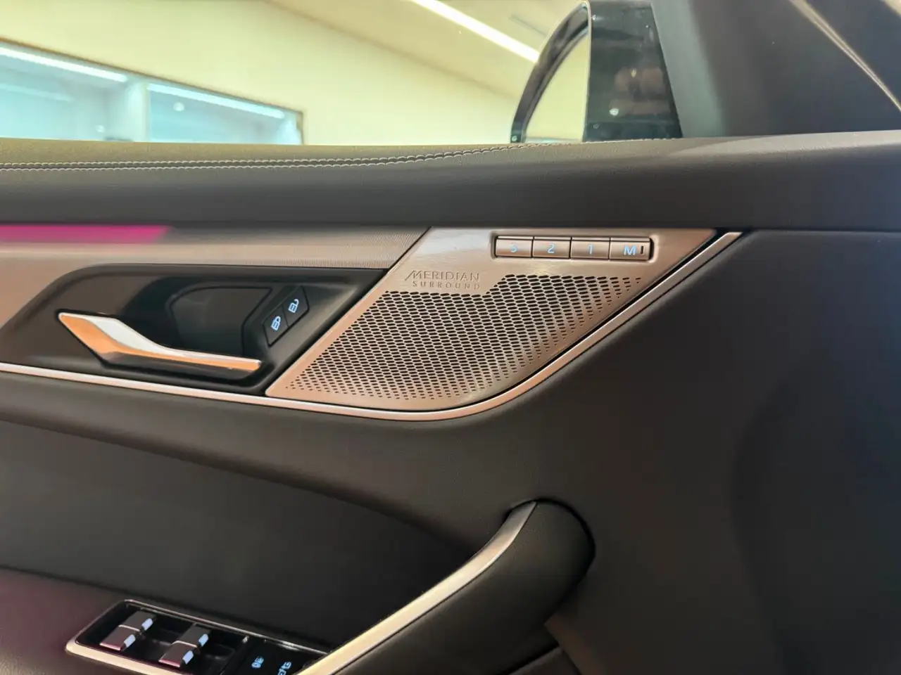 Jaguar F-Pace снимка Jaguar F-Pace