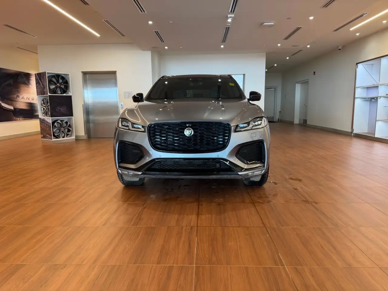 Jaguar F-Pace снимка Jaguar F-Pace