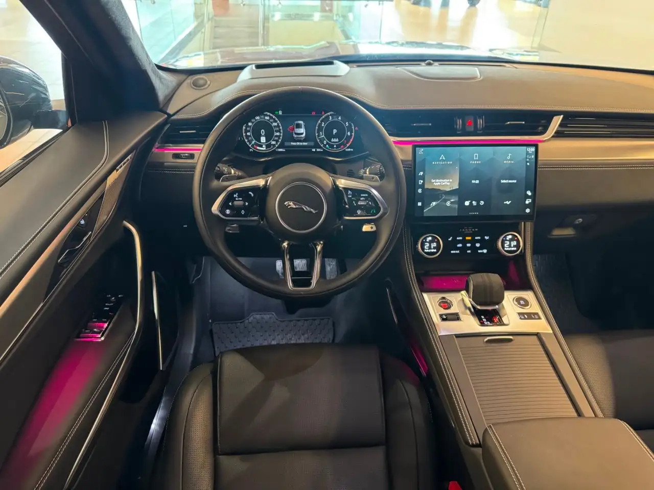 Jaguar F-Pace снимка Jaguar F-Pace