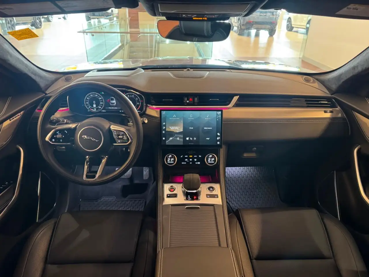 Jaguar F-Pace снимка Jaguar F-Pace