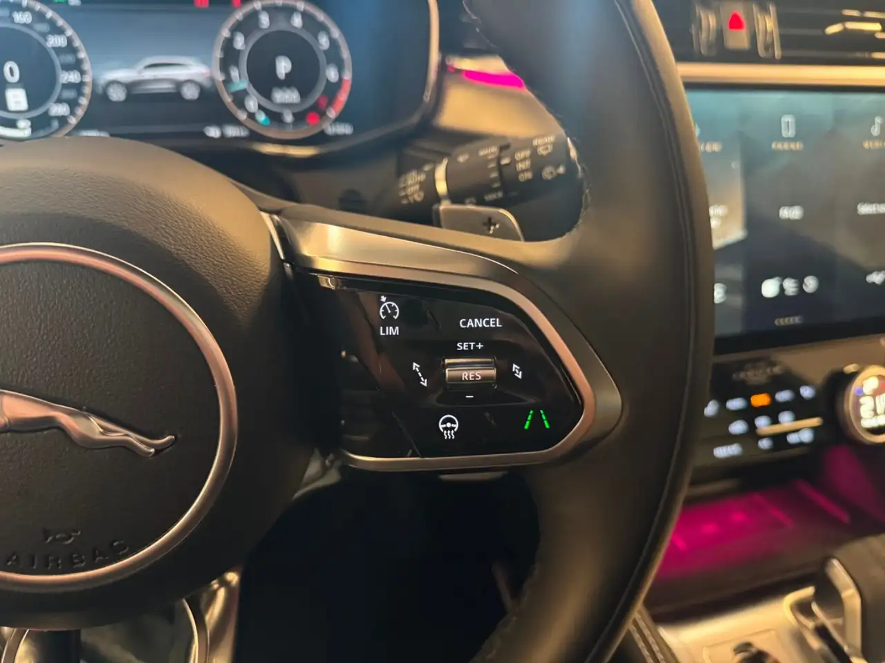 Jaguar F-Pace снимка Jaguar F-Pace