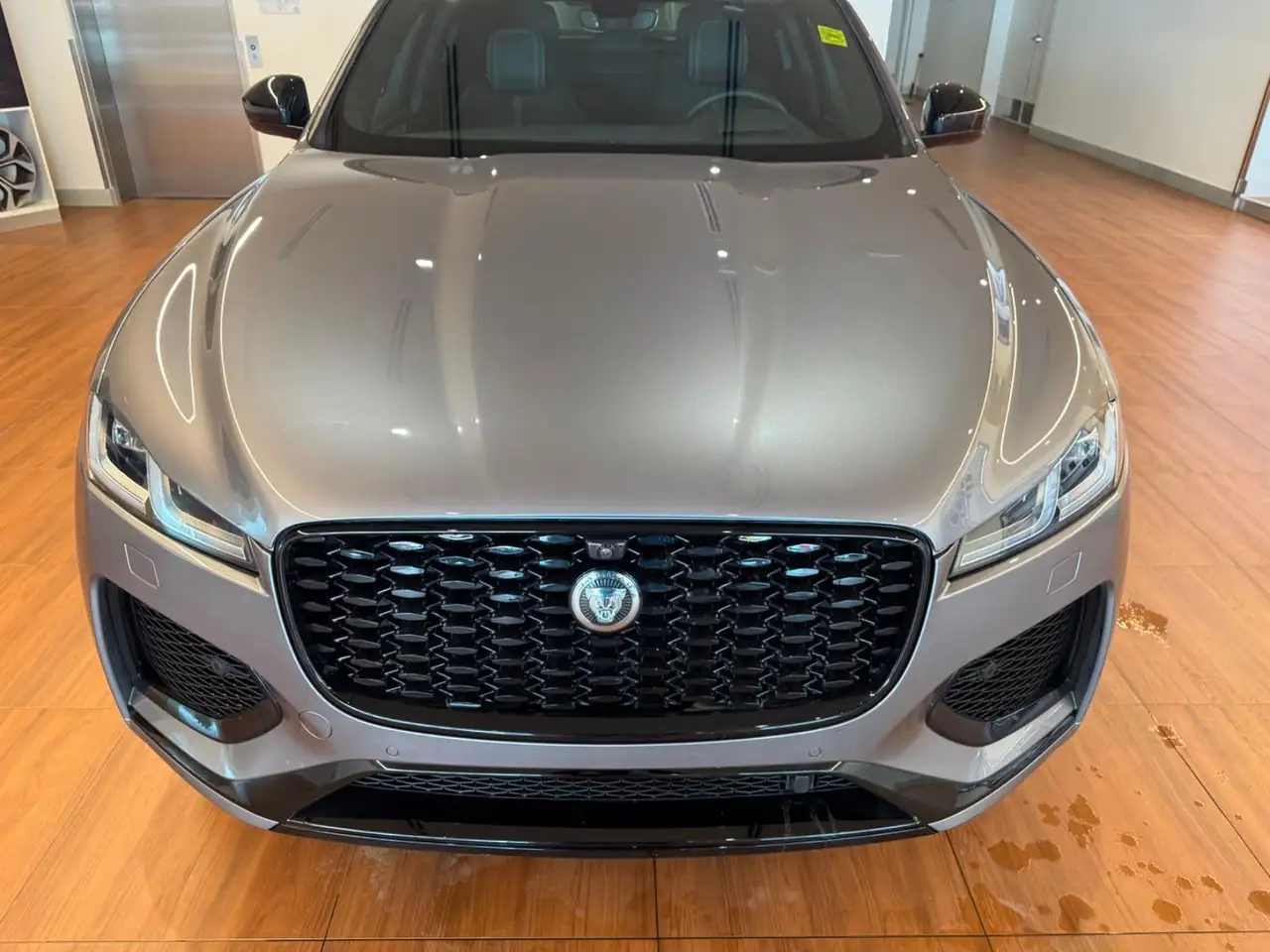 Jaguar F-Pace снимка Jaguar F-Pace