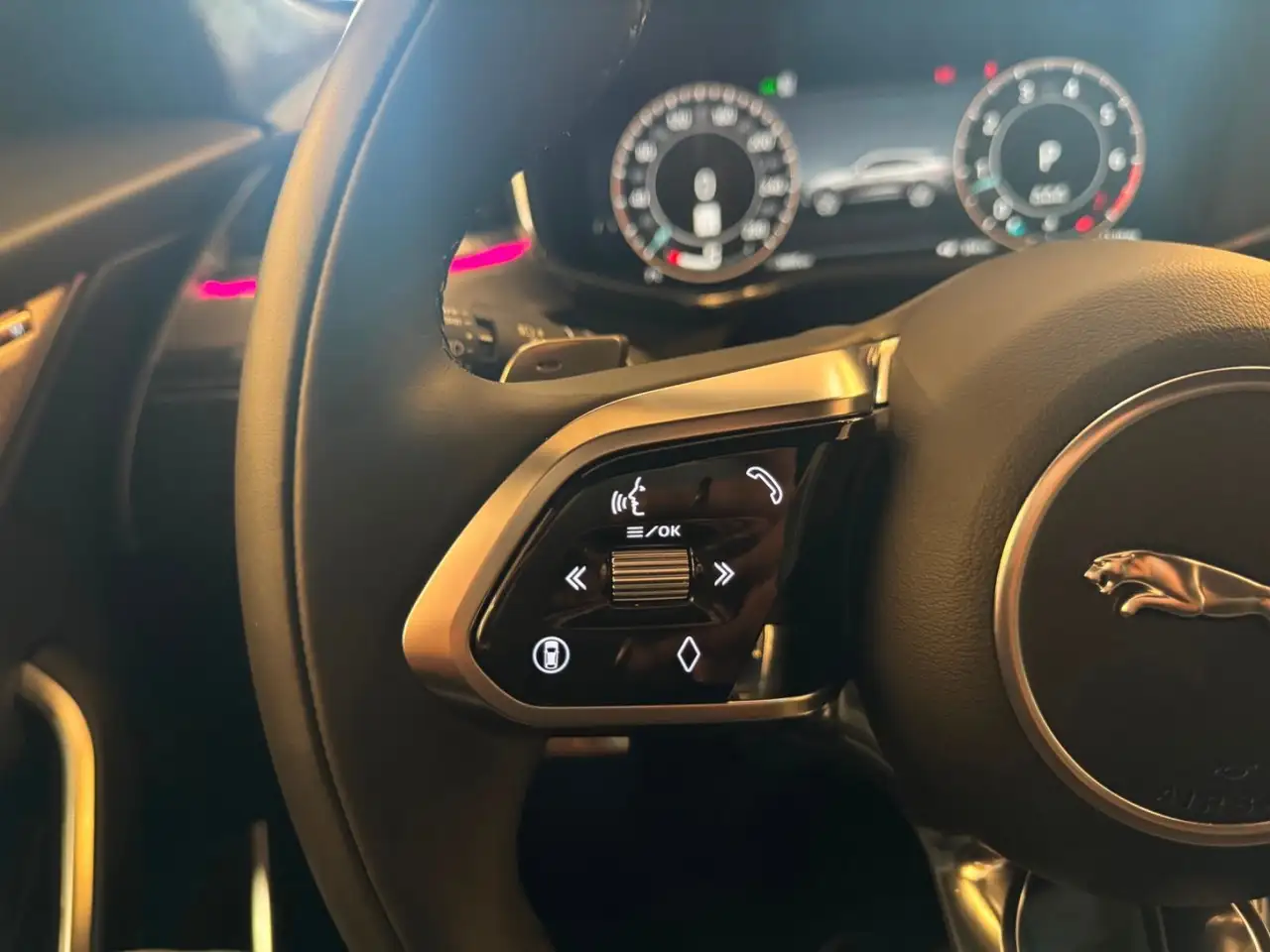 Jaguar F-Pace снимка Jaguar F-Pace