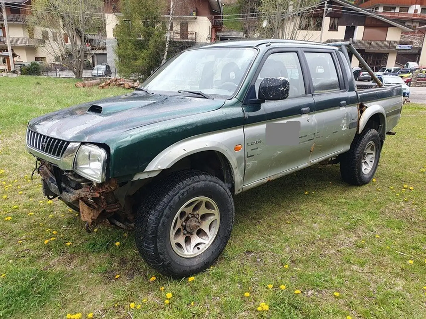 Mitsubishi L200 L200 d.cab 2.5 tdi GLS Air 4wd Verde - 1