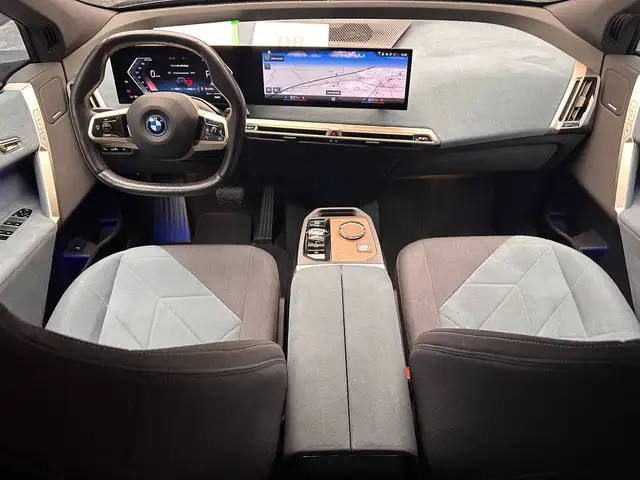 BMW Ix view 10