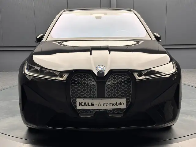 BMW Ix view 6