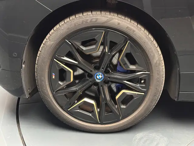 BMW Ix view 7