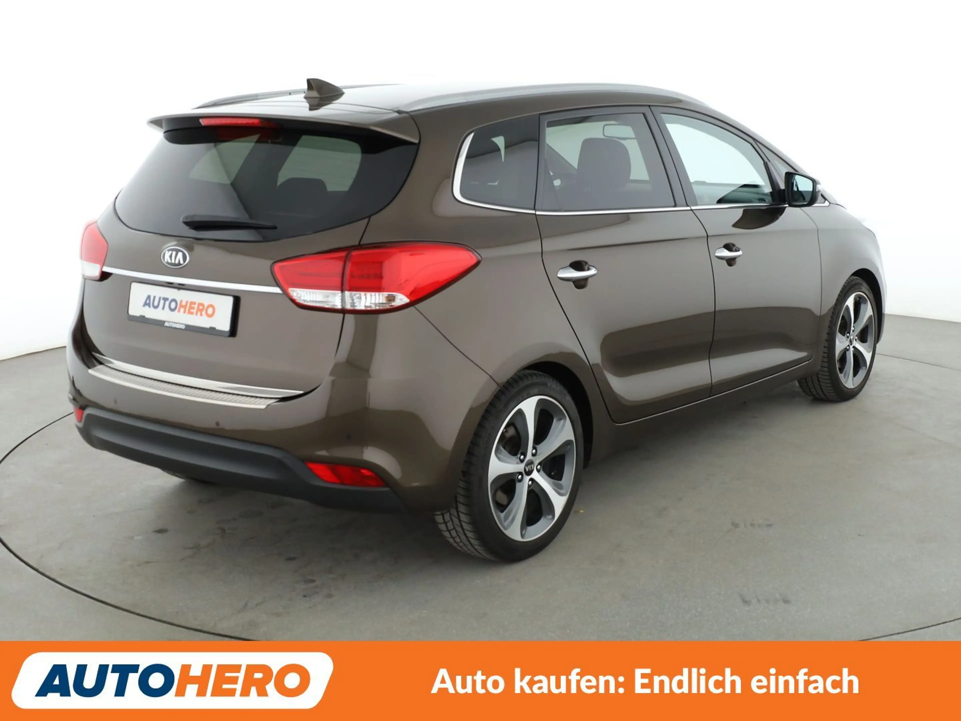 Kia Carens 1.7 CRDi UEFA Euro 2016*NAVI*TEMPO*CAM*PDC* — photo 6