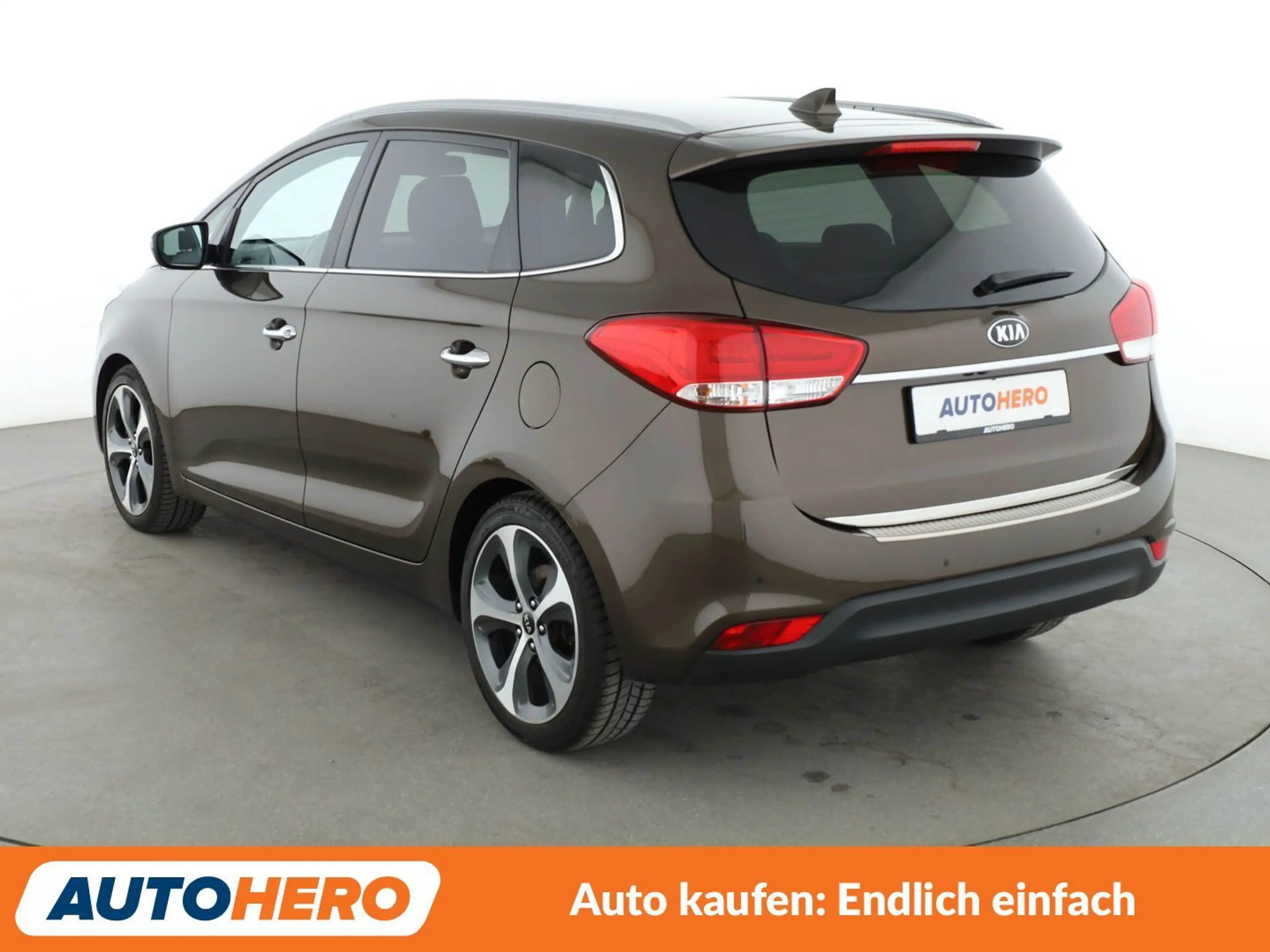 Kia Carens 1.7 CRDi UEFA Euro 2016*NAVI*TEMPO*CAM*PDC* — photo 4
