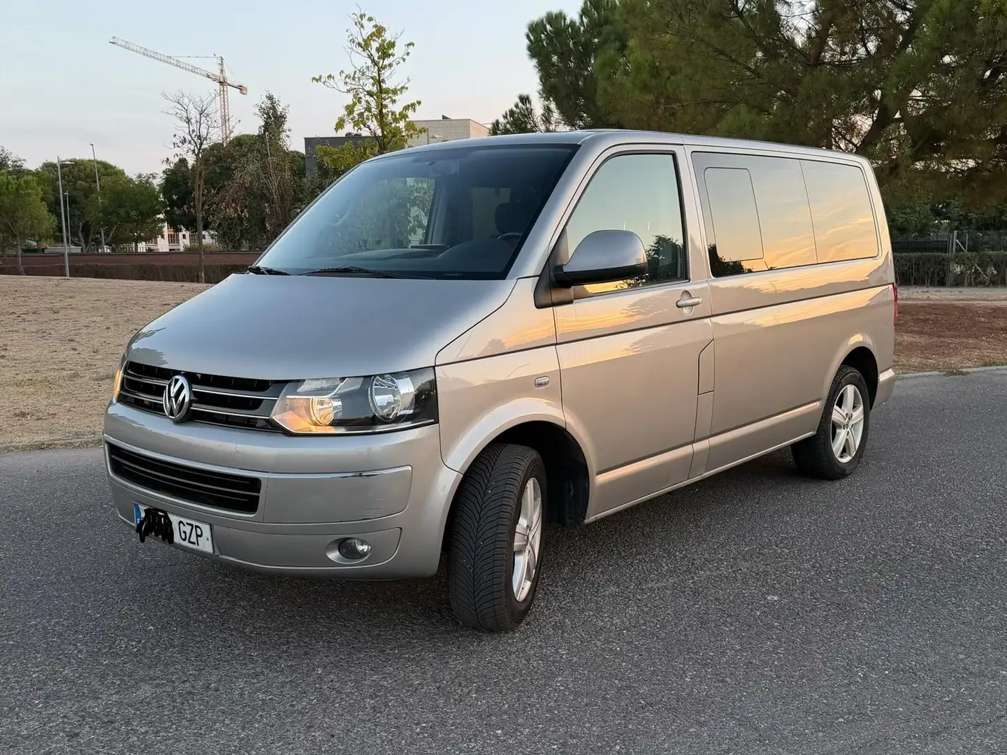 Volkswagen T5 Confortline 4Motion 140CV (178Actualmente) Beige - 1