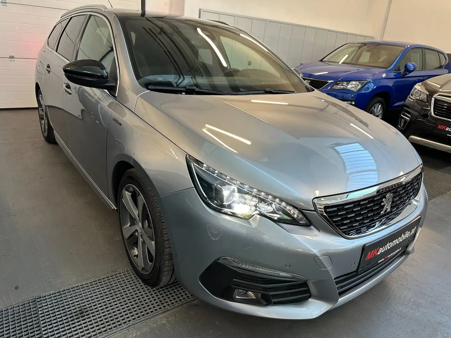 Peugeot 308 308 SW 1,6 BlueHDi 120 GT Line S&S Aut. Grau - 1