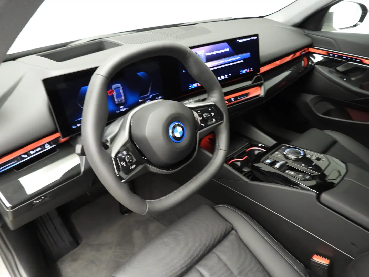 BMW i5 eDrive40 Innovation Pack LED / Leder / HUD / Comfo Grijs - 2