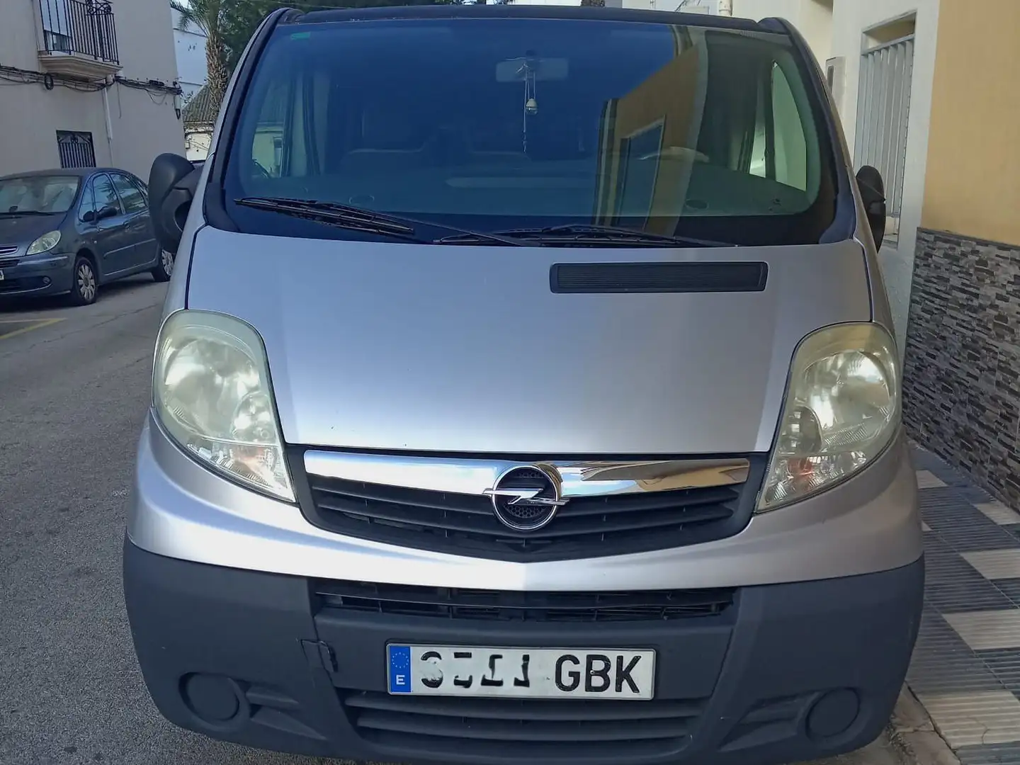 Opel Vivaro Vivaro Fg. 2.0CDTI 114 CV L1 2.7 COMBI 9 ACRISTALA Plateado - 1