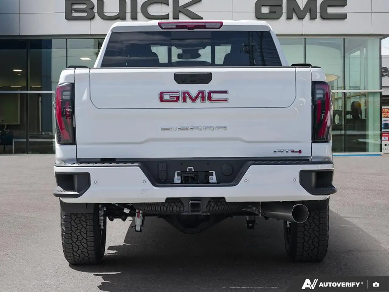 GMC Sierra 2500HD снимка GMC Sierra 2500HD