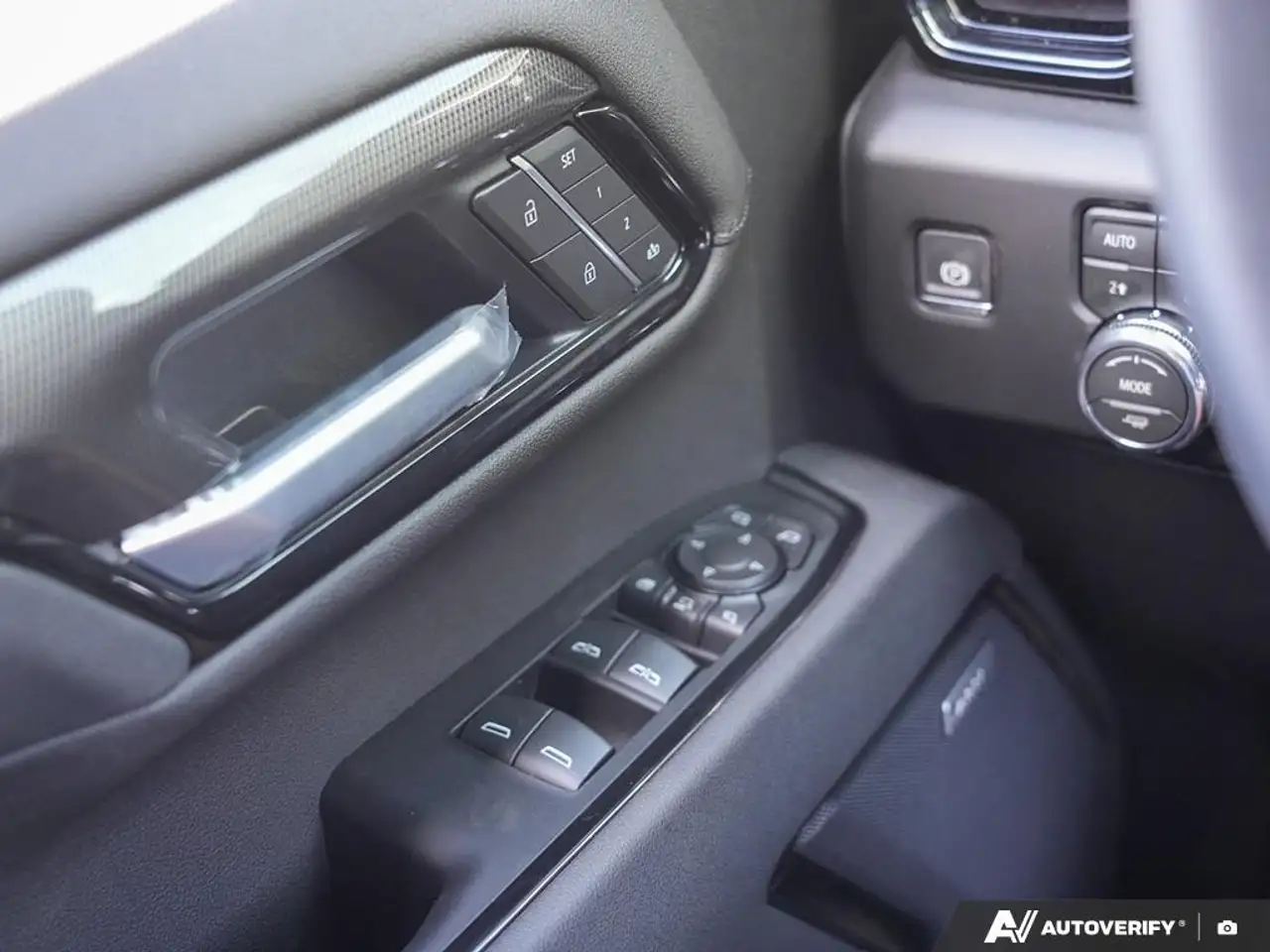 GMC Sierra 2500HD снимка GMC Sierra 2500HD