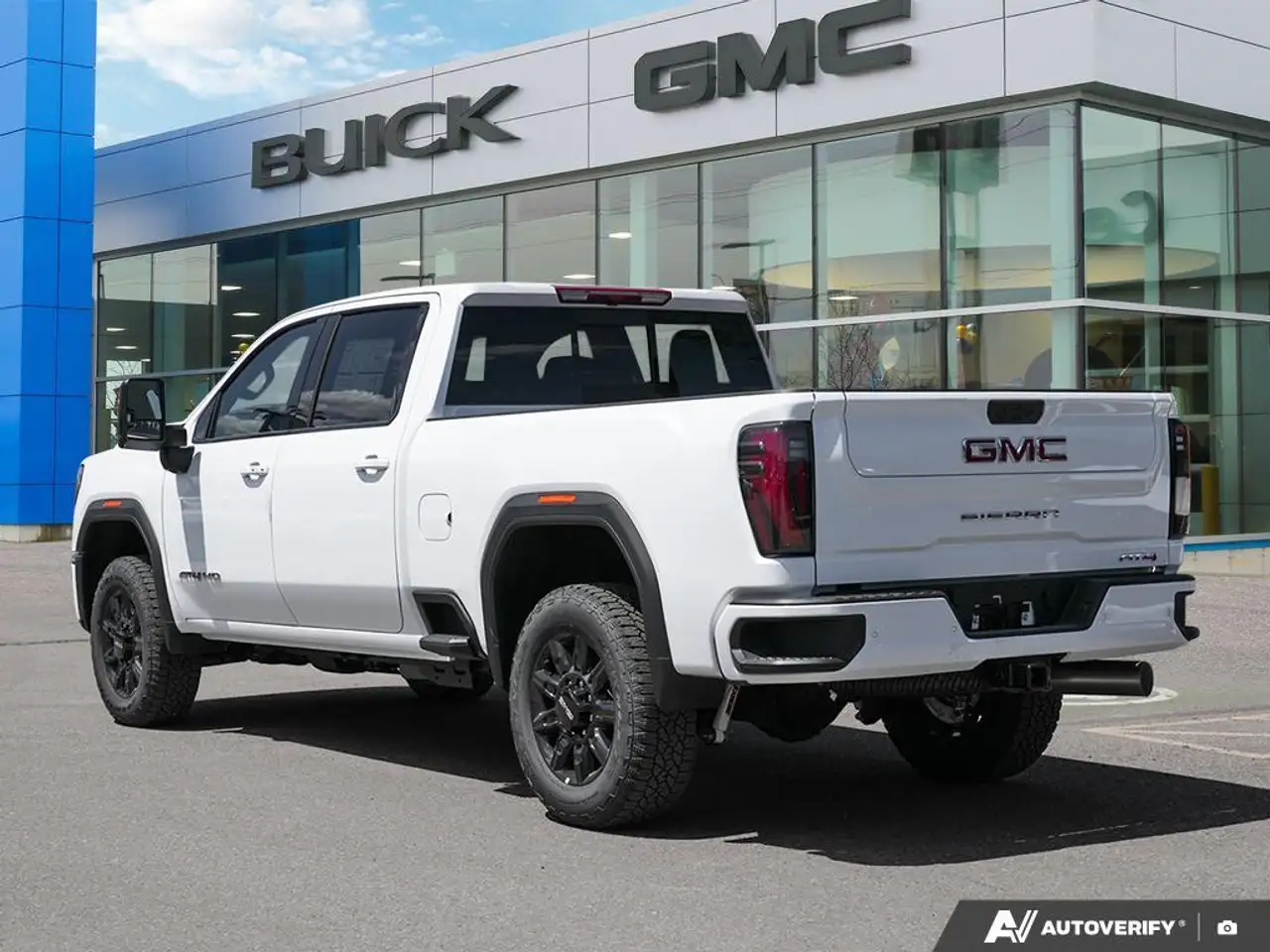 GMC Sierra 2500HD снимка GMC Sierra 2500HD