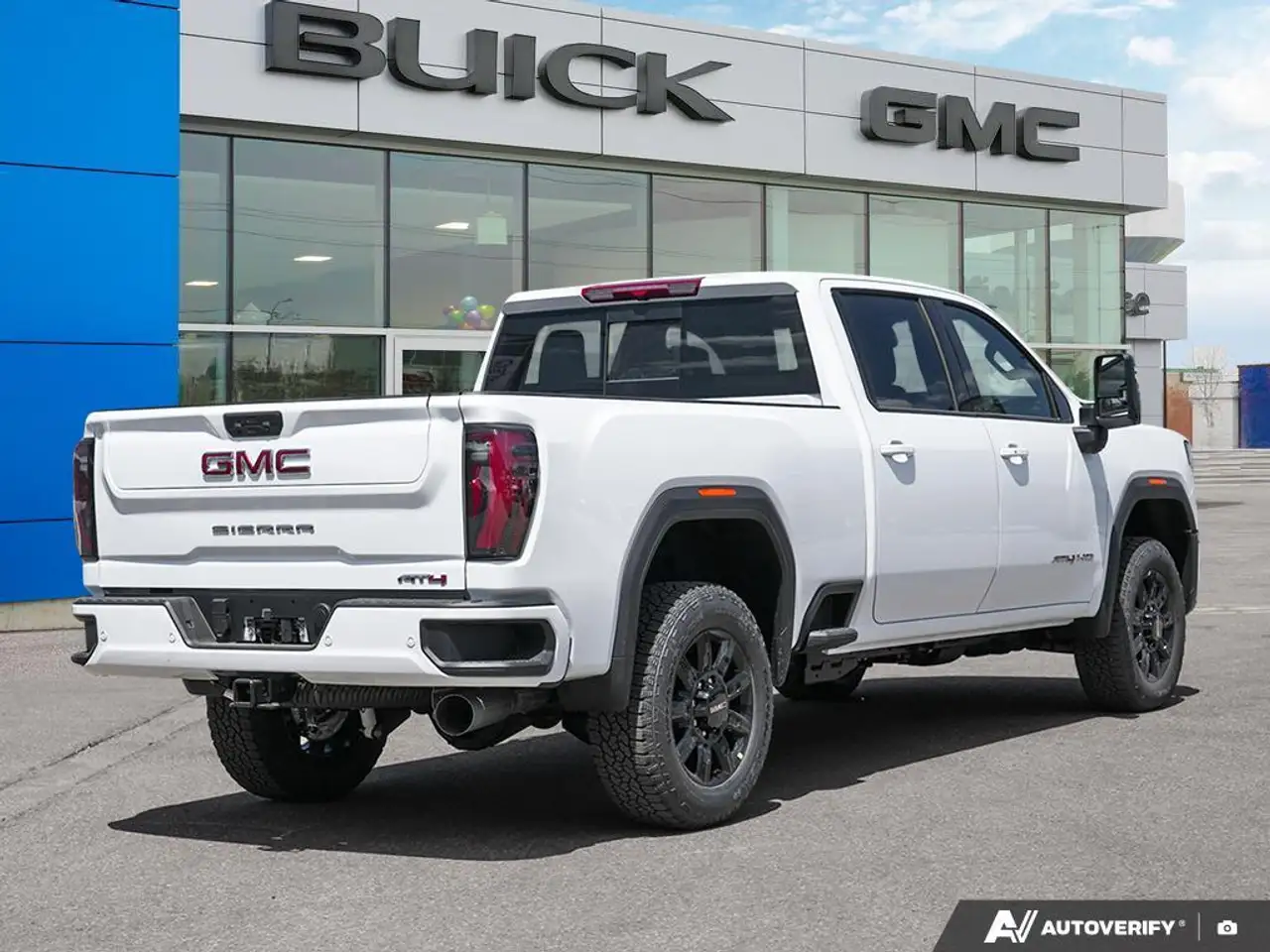GMC Sierra 2500HD снимка GMC Sierra 2500HD