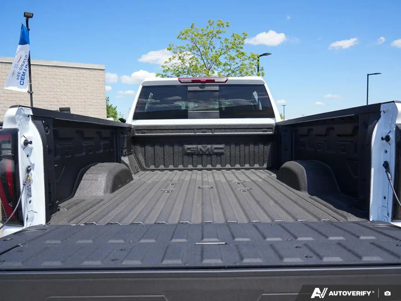 GMC Sierra 2500HD снимка GMC Sierra 2500HD