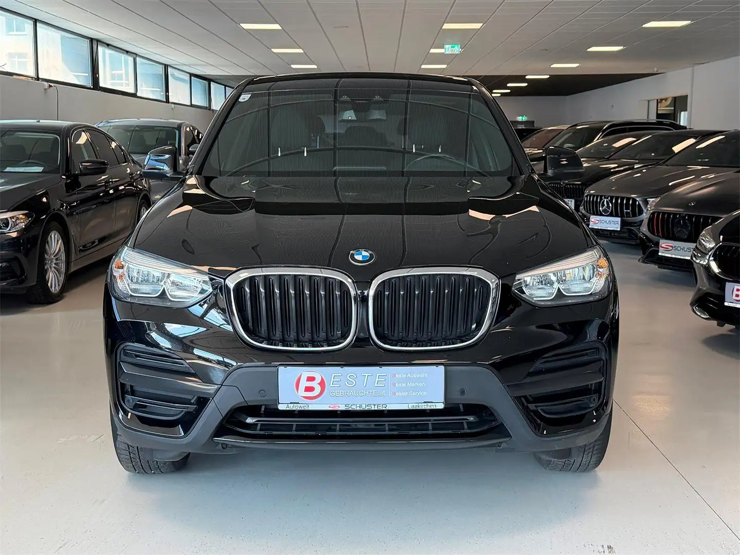 BMW X3 xDrive 20d Advantage *PANO* Schwarz - 2