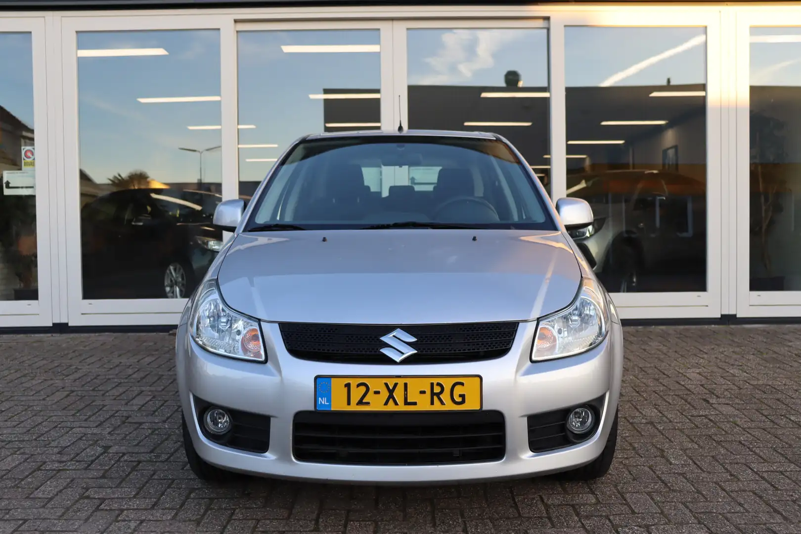 Suzuki SX4 1.6 Exclusive, Airco, Prijs Is Rijklaar Inclusief Grijs - 2