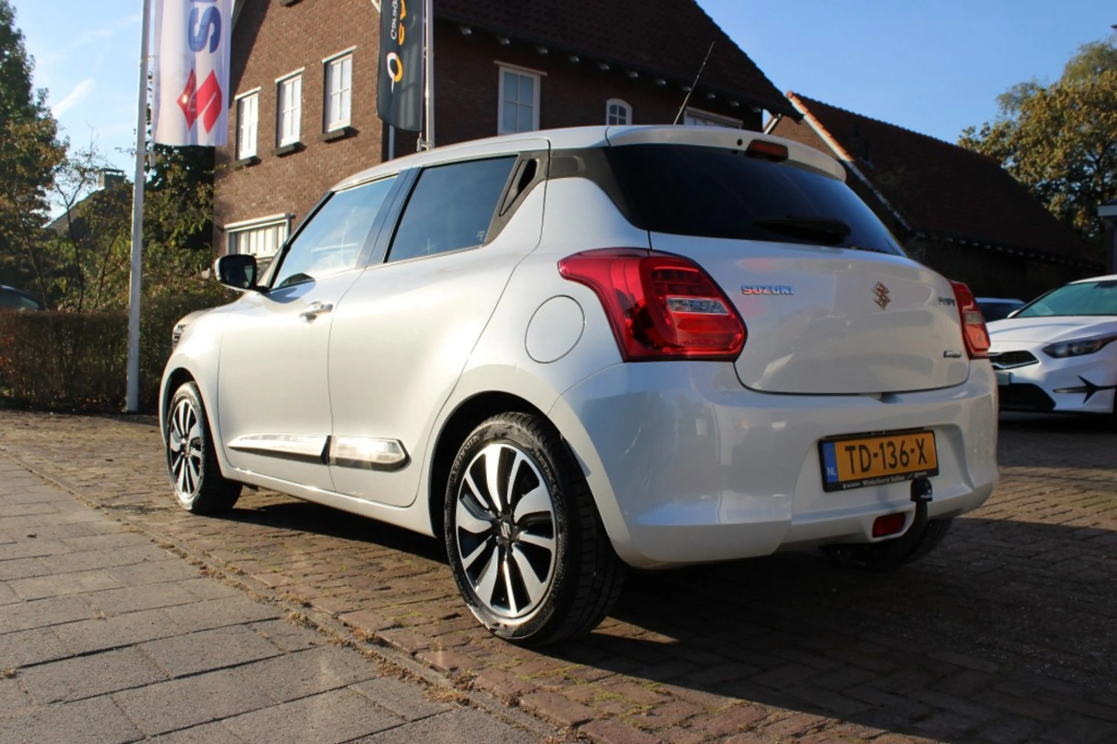 Suzuki Swift 1.2 STIJL SMART HYBR / Rijklaarprijs / Fabrieksgar — photo 3