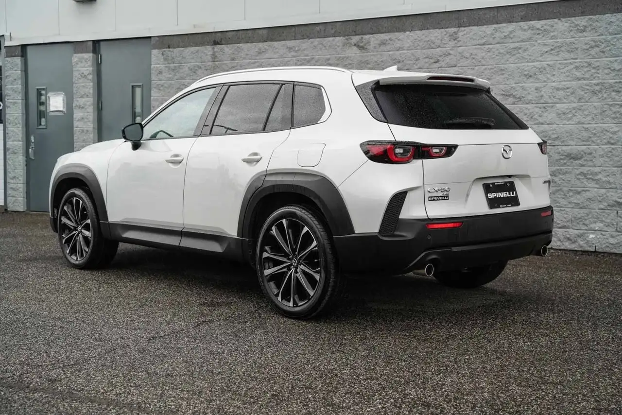Mazda CX-50 снимка Mazda CX-50