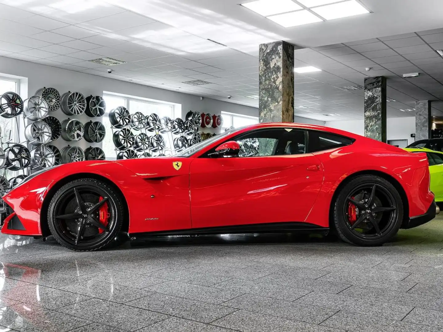 Ferrari F12 Berlinetta 6.0 V12 740 Ch Червоний - 2